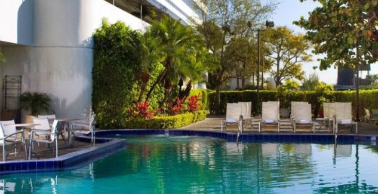 Club Aqua Miami Pool