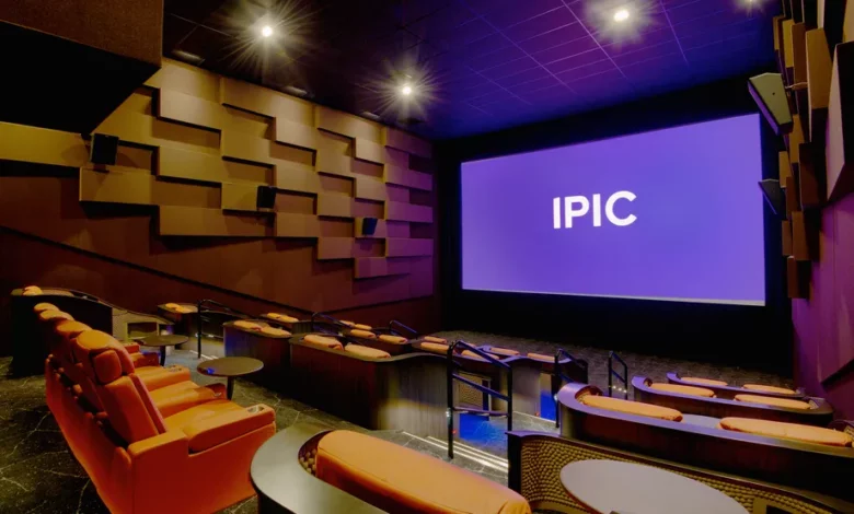 IPIC Atlanta theatre screen